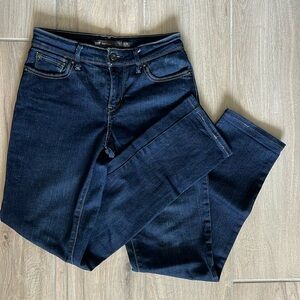 Levi’s - 2/26 - Bold Curvy Classic Rise Slim Leg Jeans